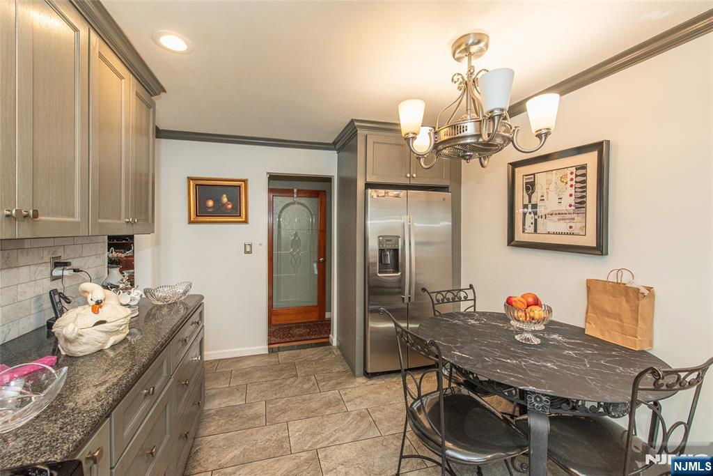 424 Oak Street Ridgefield, NJ 07657 - Photo 14 of 39 Gallery Image 14