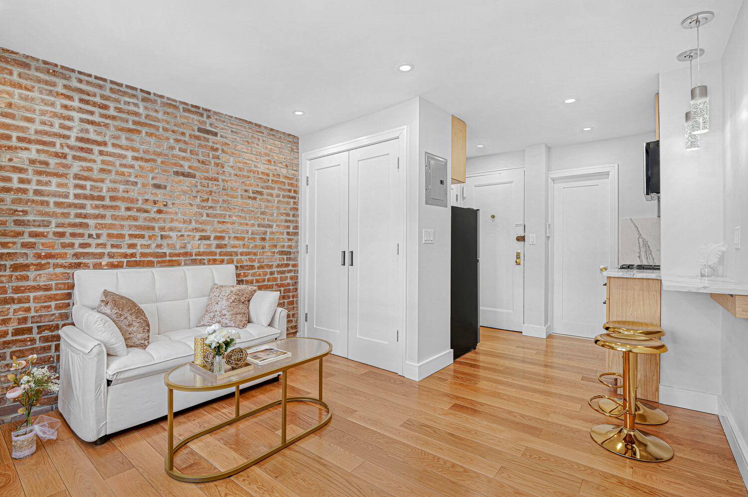 451 West 22nd Street, Unit 3R Manhattan, NY 10011 - Photo 5 of 9