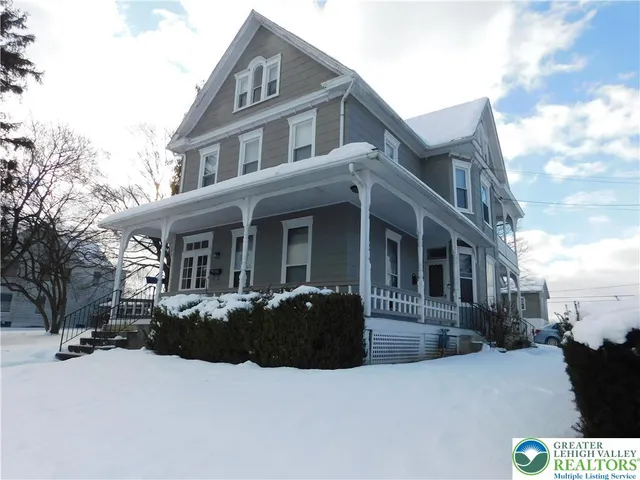 $1,450 | 300 South 9th Street, Unit 2/UPSTAIRS, Lehighton, PA 18235