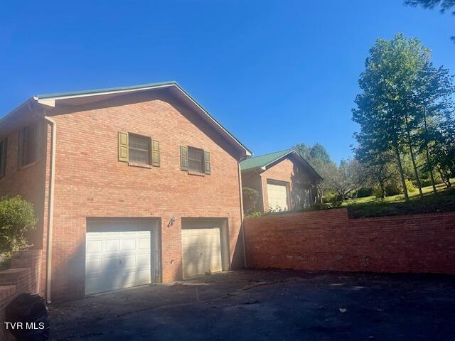 153 Clay Little Road Elizabethton, TN 37643 - Photo 5 of 41 IMG_5758