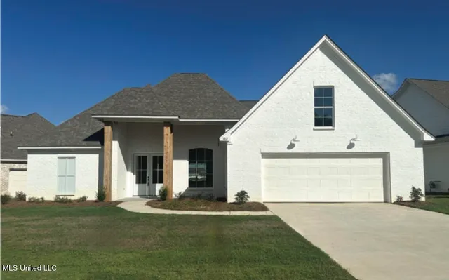 $679,000 | 102 Herons Bay Circle, Madison, MS 39110