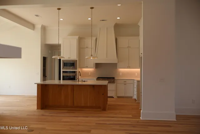 $679,000 | 102 Herons Bay Circle, Madison, MS 39110