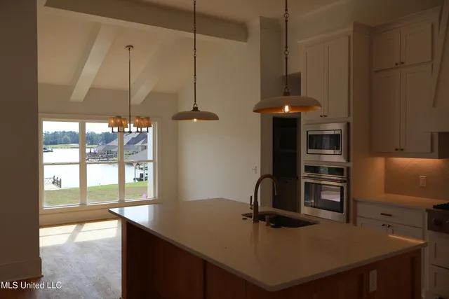 $679,000 | 102 Herons Bay Circle, Madison, MS 39110