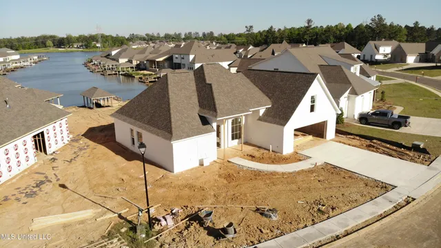 $679,000 | 102 Herons Bay Circle, Madison, MS 39110