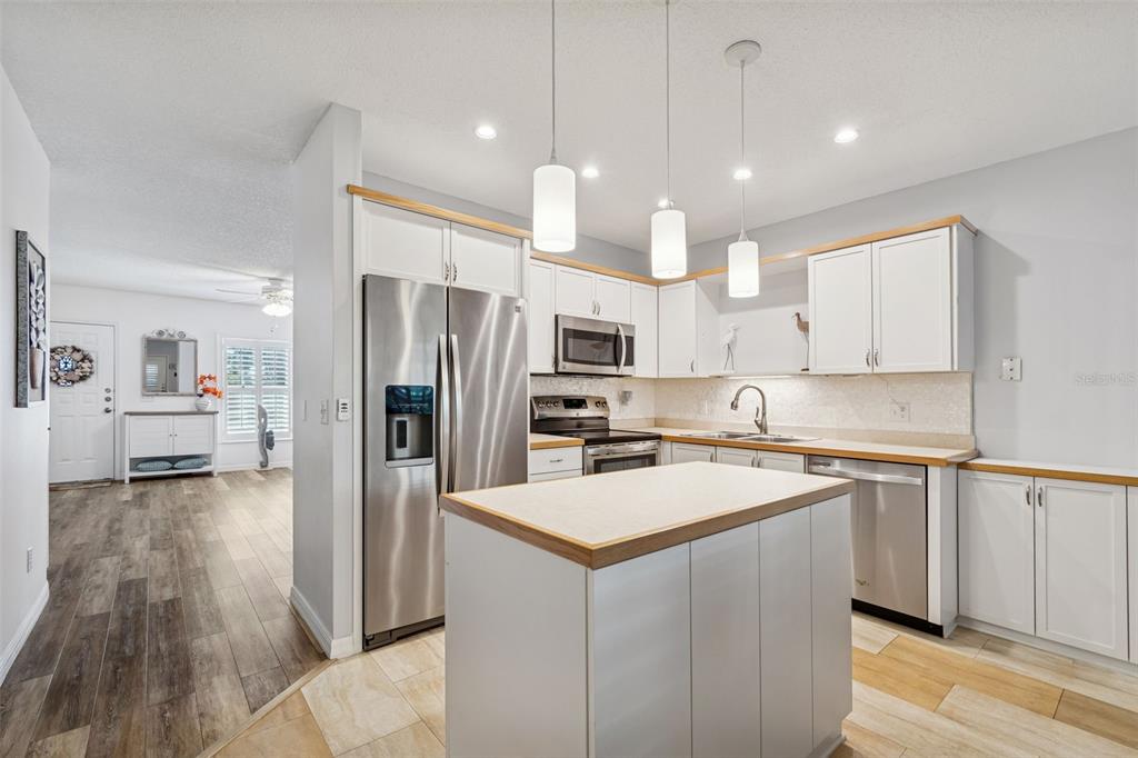 2291 Americus Boulevard West, Unit 3 Clearwater, FL 33763 - Photo 13 of 88