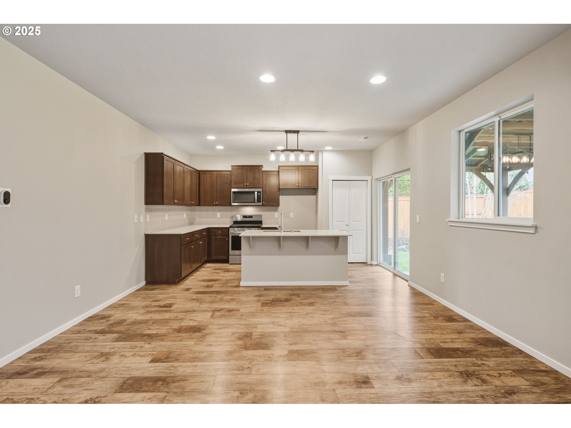 9448 North Alder Street Camas, WA 98607 - Photo 12 of 47 Kitchen