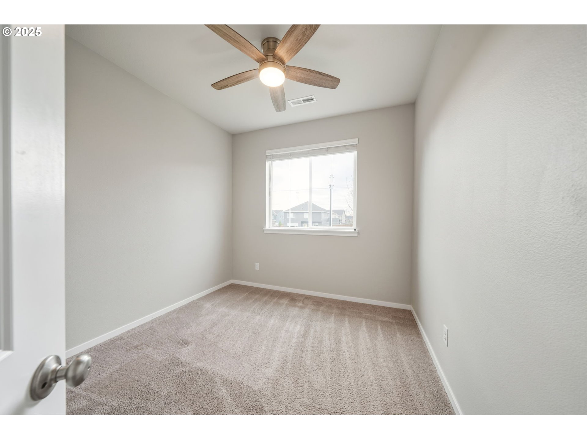 9448 North Alder Street Camas, WA 98607 - Photo 5 of 47 Great Room