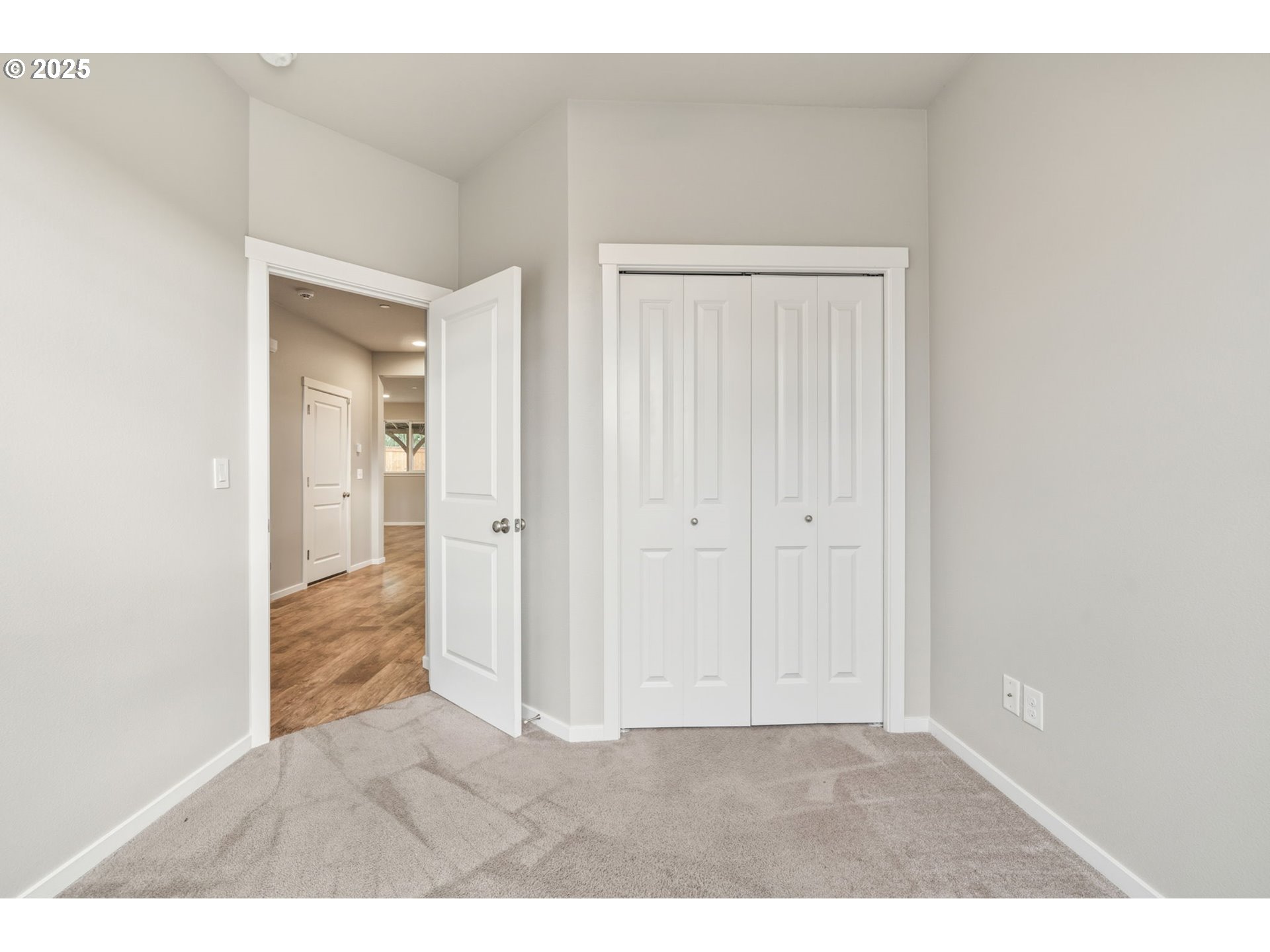 9448 North Alder Street Camas, WA 98607 - Photo 6 of 47 Great Room