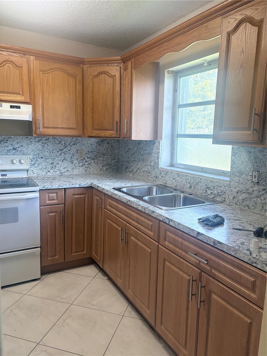 5300 Washington Street, Unit R101 Hollywood, FL 33021 - Photo 4 of 19