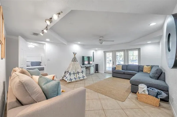 $4,500 | 1261 12th Court Southwest, Largo, FL 33770