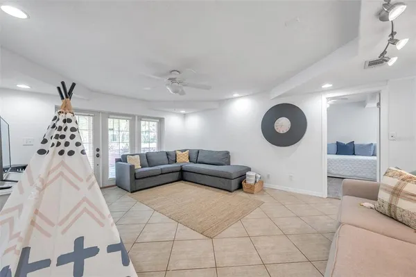 $4,500 | 1261 12th Court Southwest, Largo, FL 33770