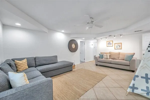 $4,500 | 1261 12th Court Southwest, Largo, FL 33770