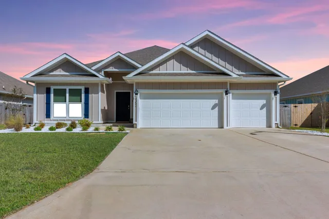 $2,895 | 6352 Forest Bay Avenue, Gulf Breeze, FL 32563