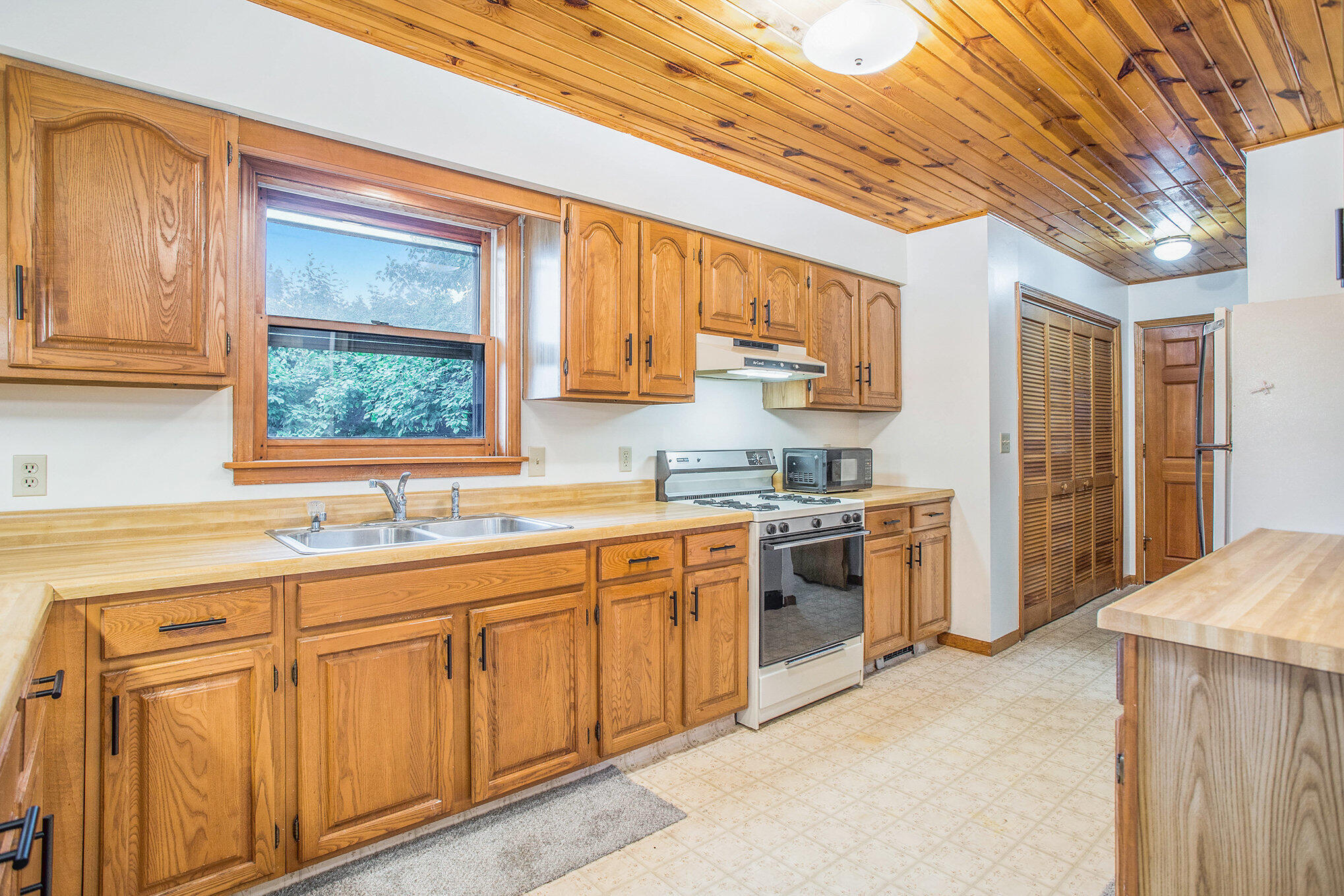 621 East Southern Road Montgomery, MI 49255 - Photo 11 of 39 011_file_418