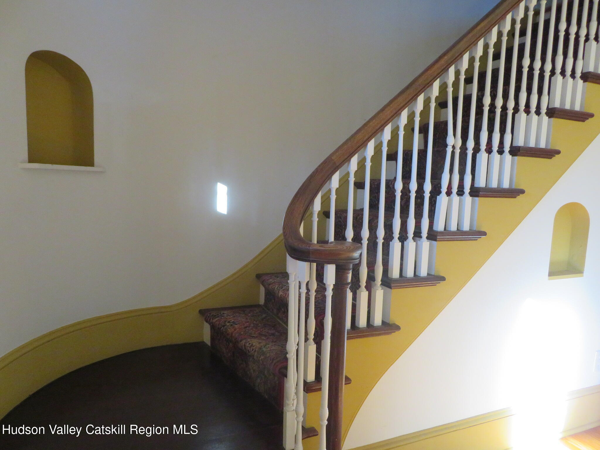 455 Binnewater Road Rosendale, NY 12401 - Photo 9 of 46 Beautiful winding staircase