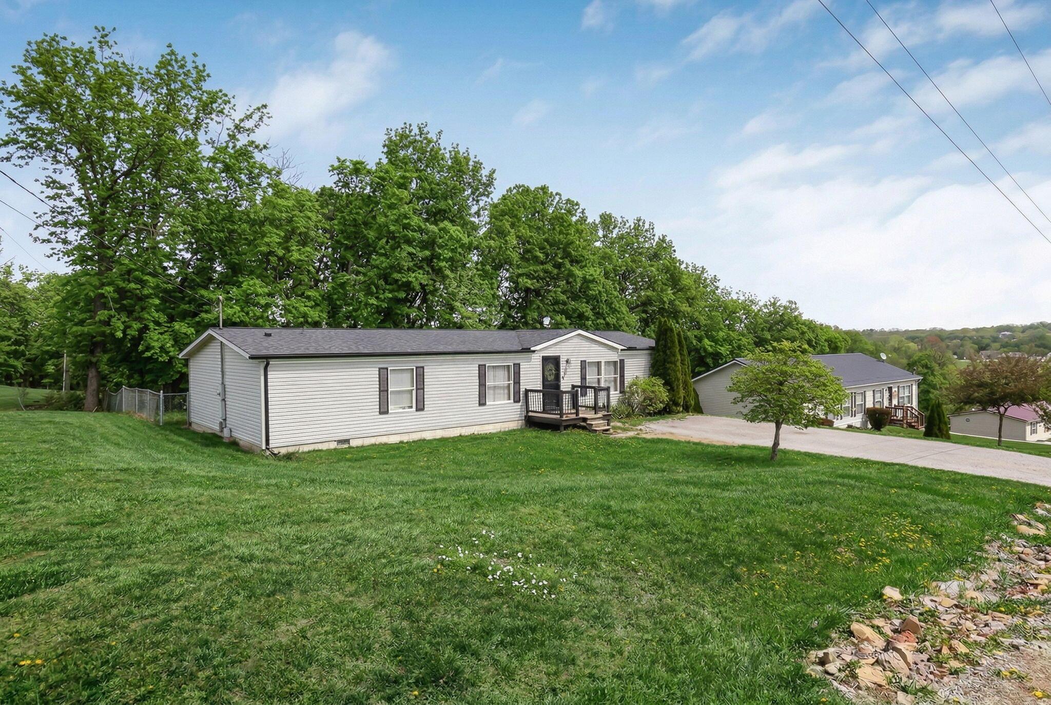 180 Rusty Rifle Road Zanesville, OH 43701 - Photo 4 of 40 4-web-or-mls-1775748851776