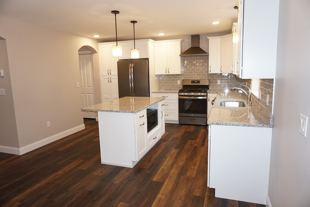 72 Parkerville Road Chelmsford, MA 01824 - Photo 5 of 25 Gallery Image 5