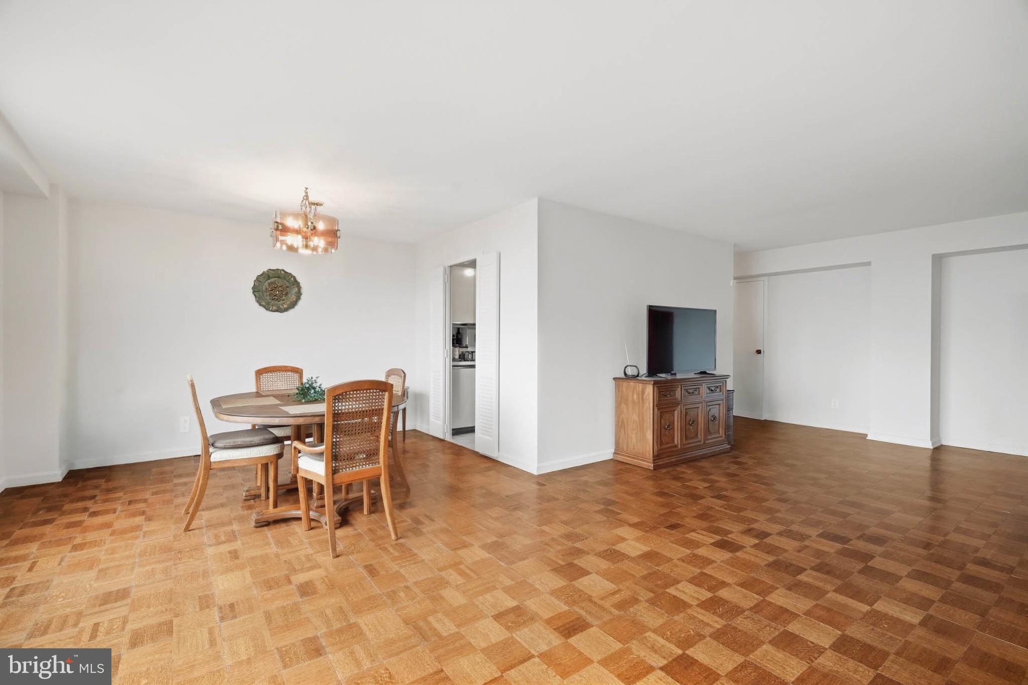 9701 Fields Road, Unit 1705 Gaithersburg, MD 20878 - Photo 14 of 28 Gallery Image 14