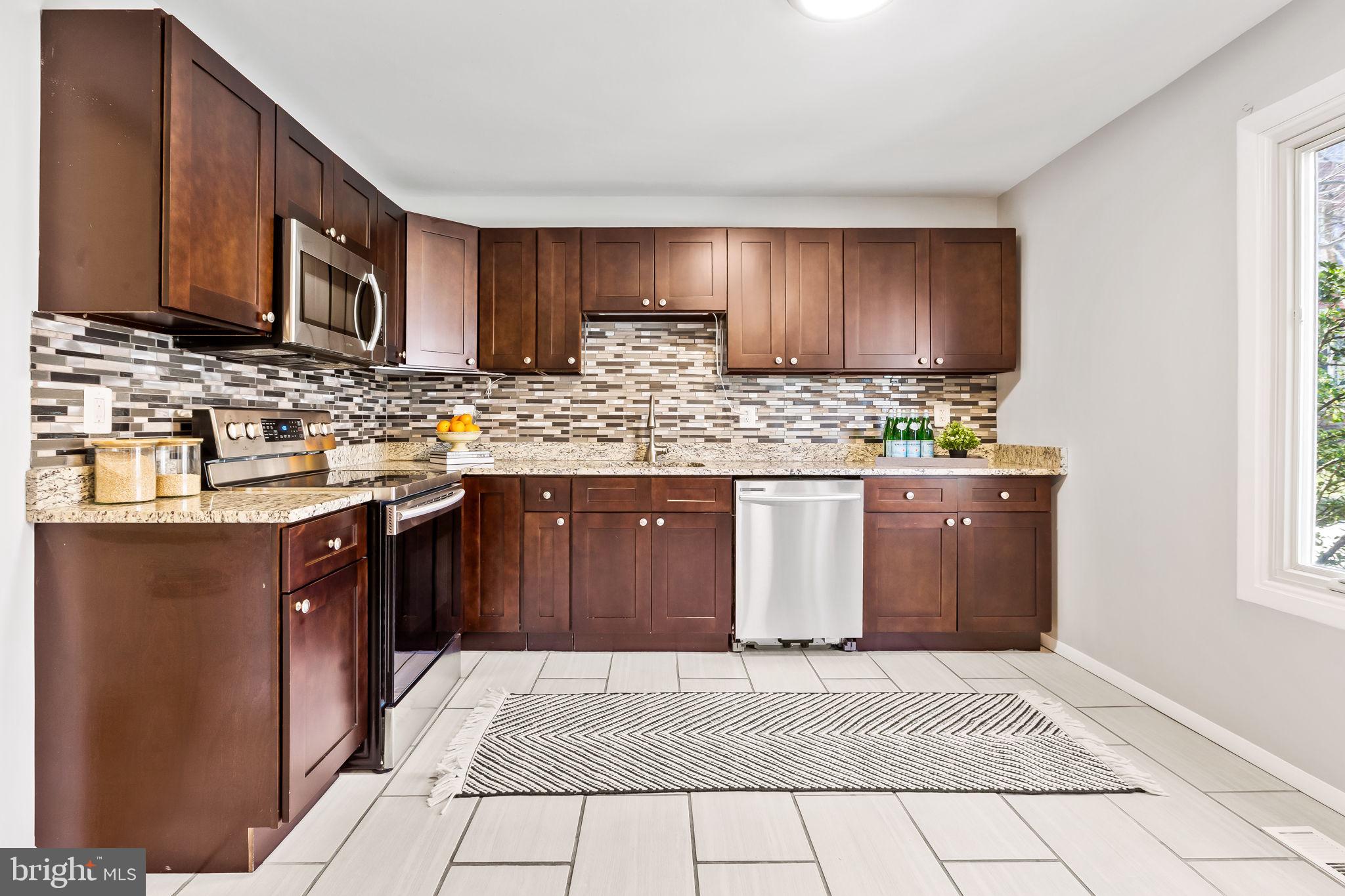 261 Waxter Way Baltimore, MD 21217 - Photo 12 of 45