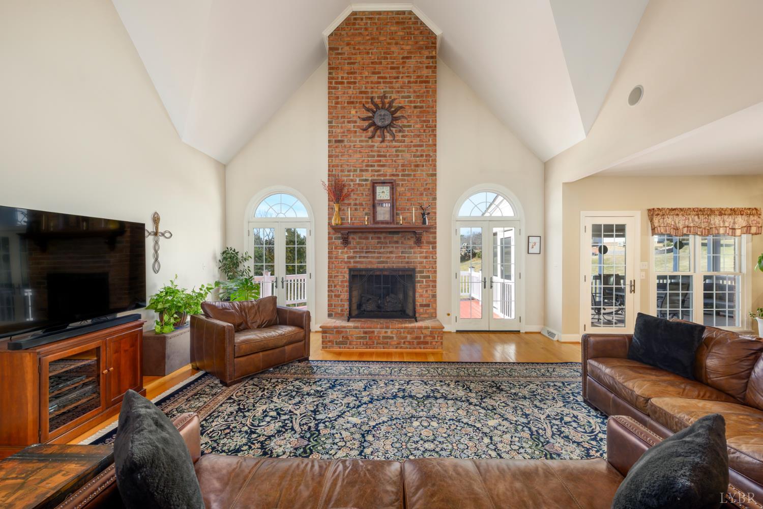 302 Longhill Road Goode, VA 24556 - Photo 10 of 41 Gallery Image 10