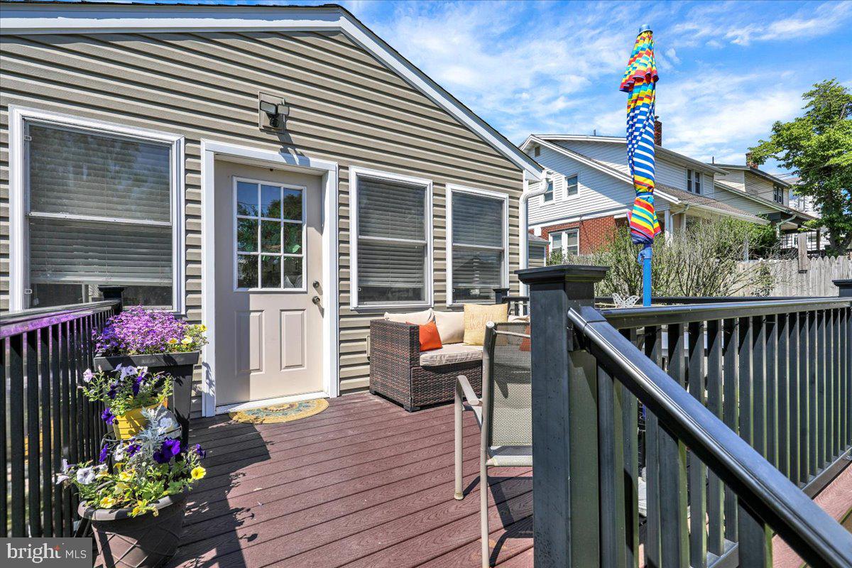 307 Summit Avenue Reading, PA 19607 - Photo 25 of 25 Charming deck with vibrant decor.