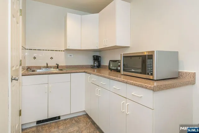 $689,000 | 19 Morning Watch Road, Wayne, NJ 07470