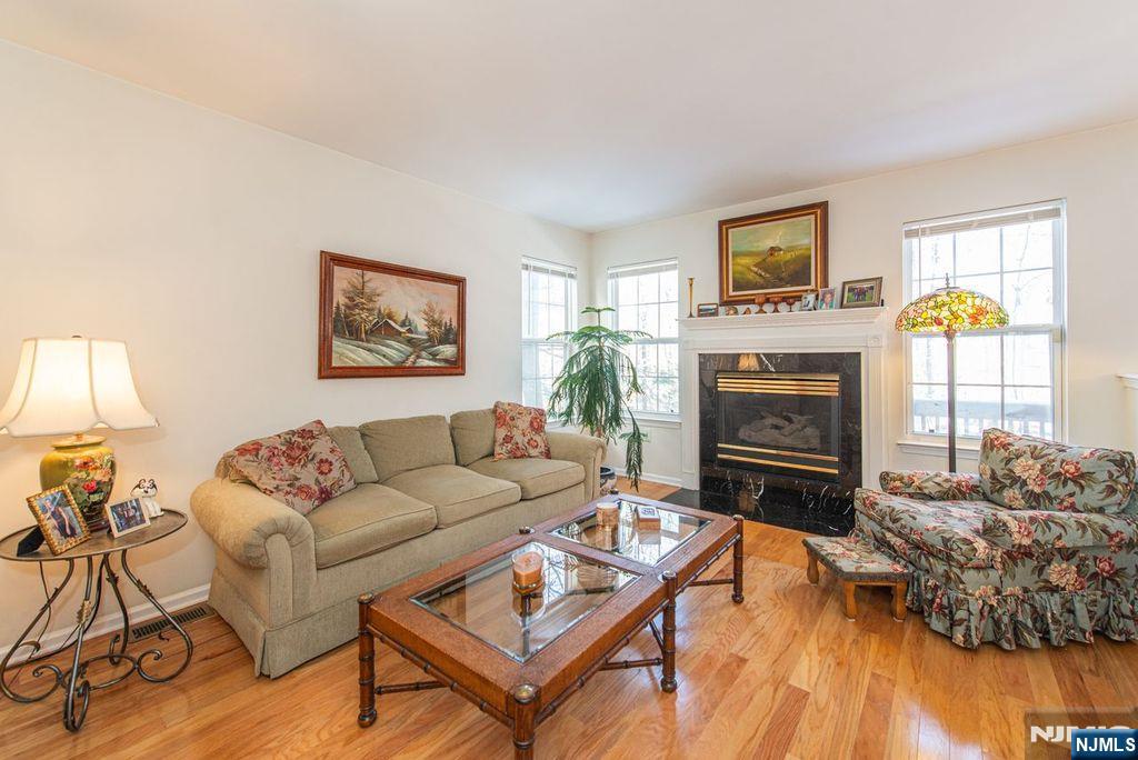 19 Morning Watch Road Wayne, NJ 07470 - Photo 6 of 25