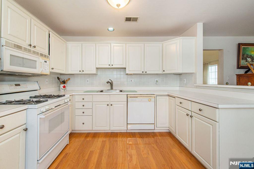 19 Morning Watch Road Wayne, NJ 07470 - Photo 9 of 25