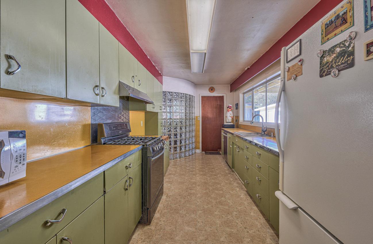 8999 Oak Road Salinas, CA 93907 - Photo 10 of 27 Gallery Image 10