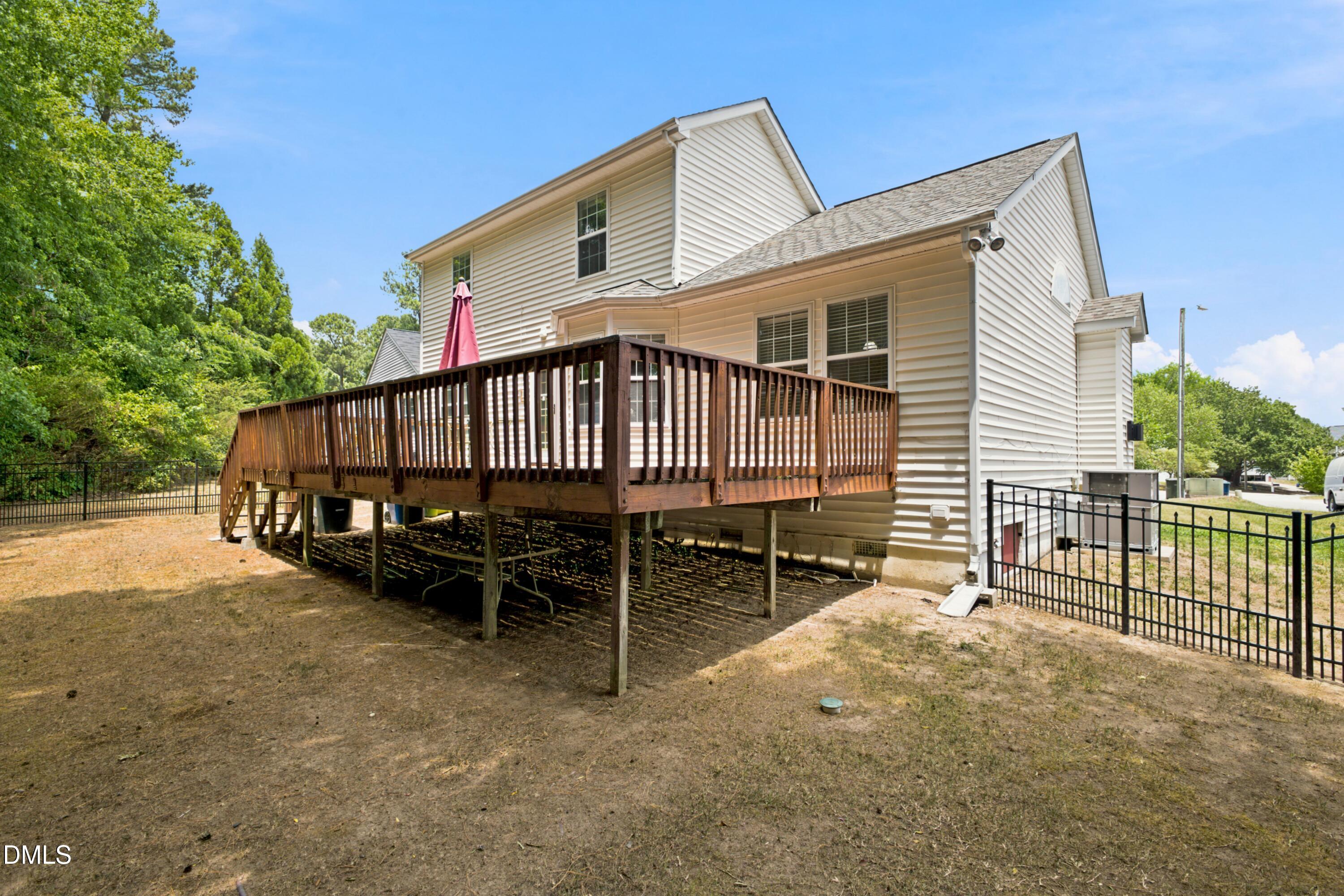 2209 Hatton Way Raleigh, NC 27604 - Photo 26 of 30