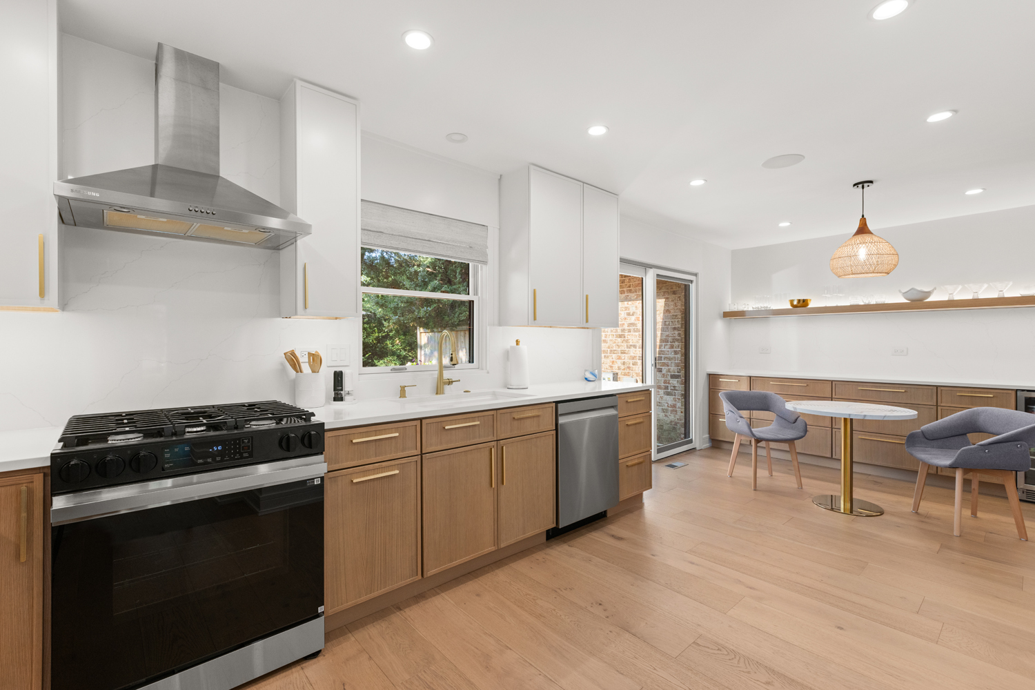 3936 Dundee Road Northbrook, IL 60062 - Photo 19 of 46 Gallery Image 19