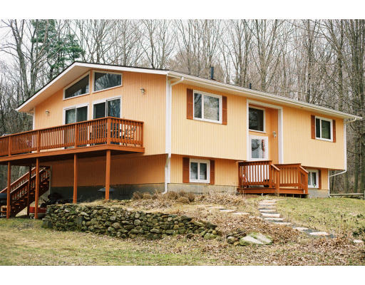 99 Union Road Wales, MA 01081 - Photo 3 of 4