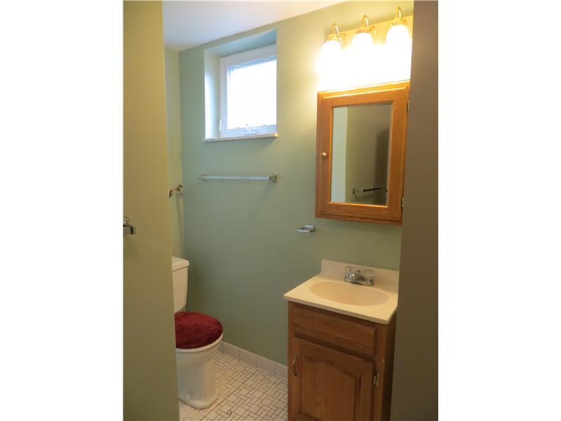 342 Johnston Road Pittsburgh, PA 15241 - Photo 14 of 16 Full Bath.