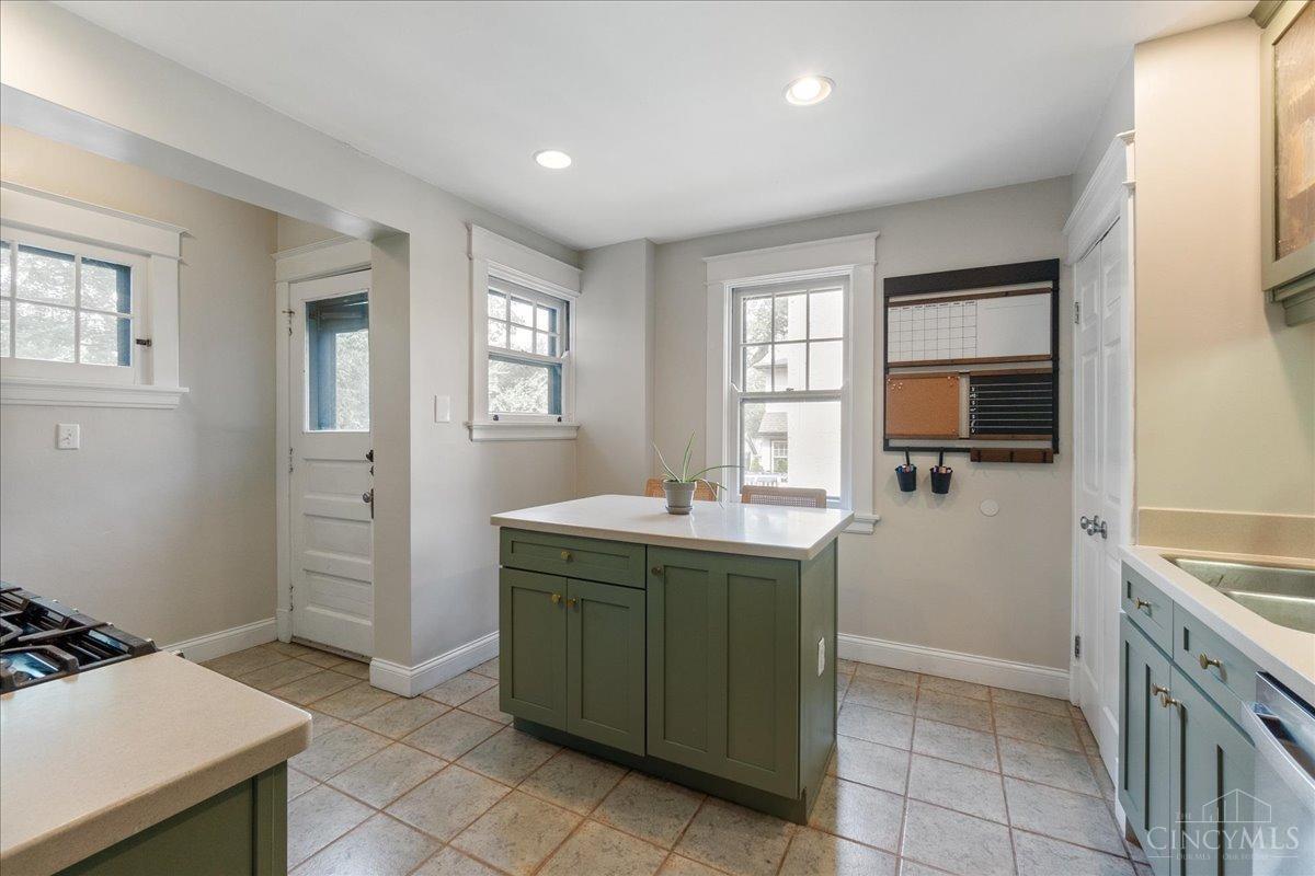 6115 Tulane Road Cincinnati, OH 45212 - Photo 19 of 45