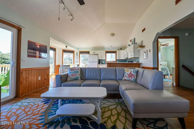 $650,000 | 758 Fish Crow Court, Corolla, NC 27927