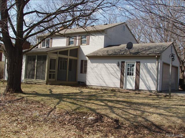 13122 Grafton Road Carleton, MI 48117 - Photo 9 of 10 13122 Grafton back of house