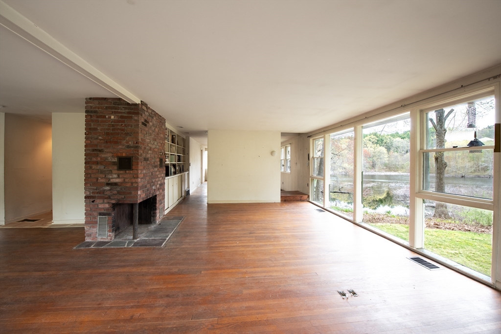 185 Heaths Bridge Road Concord, MA 01742 - Photo 6 of 38 Gallery Image 6