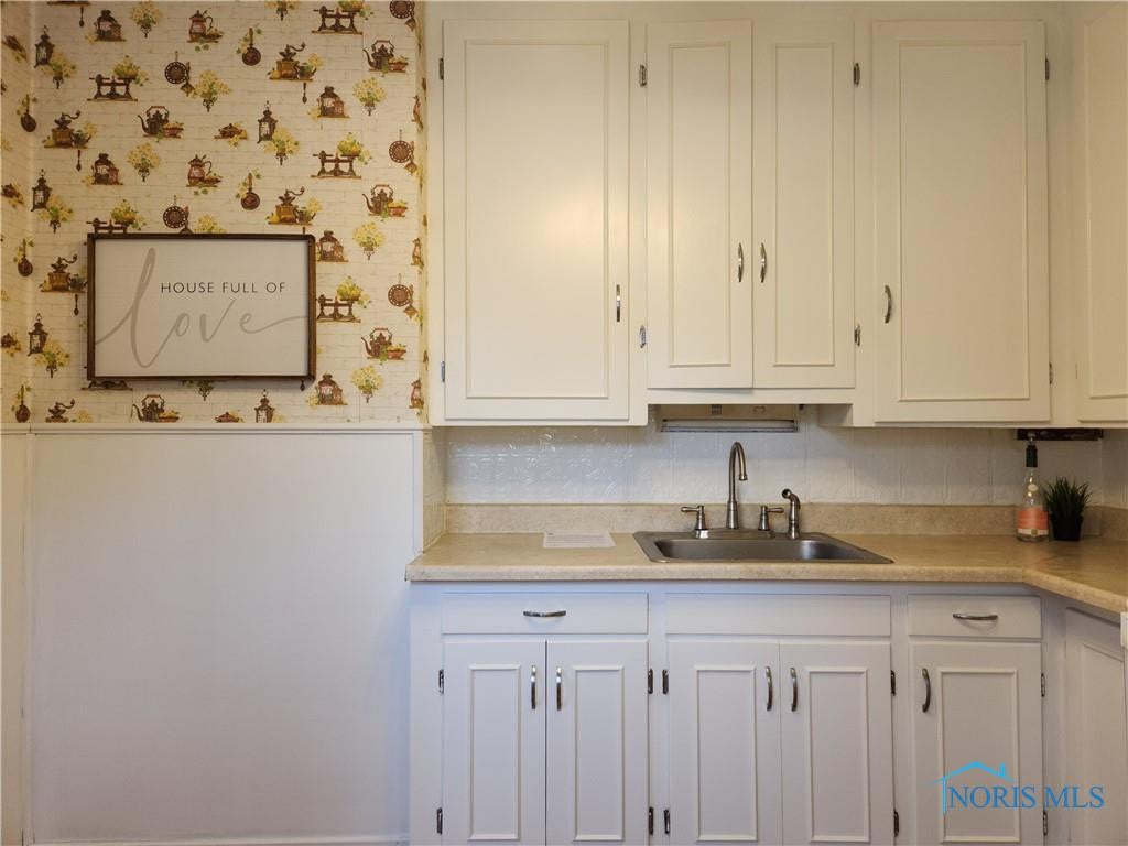 1802 Loxley Road Toledo, OH 43613 - Photo 19 of 27 Photo 19