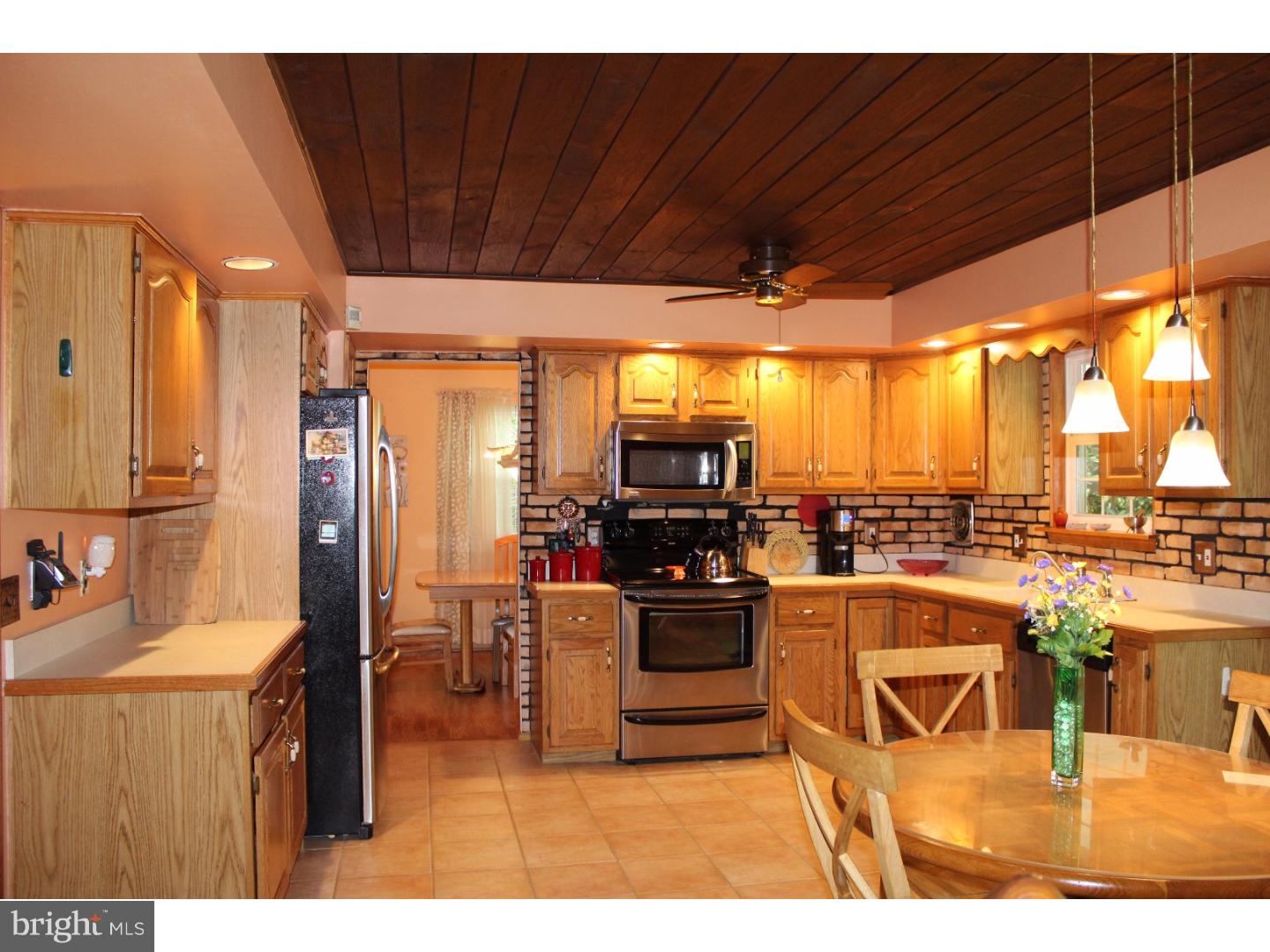 1260 Orchid Road Warminster, PA 18974 - Photo 8 of 24 Gallery Image 8