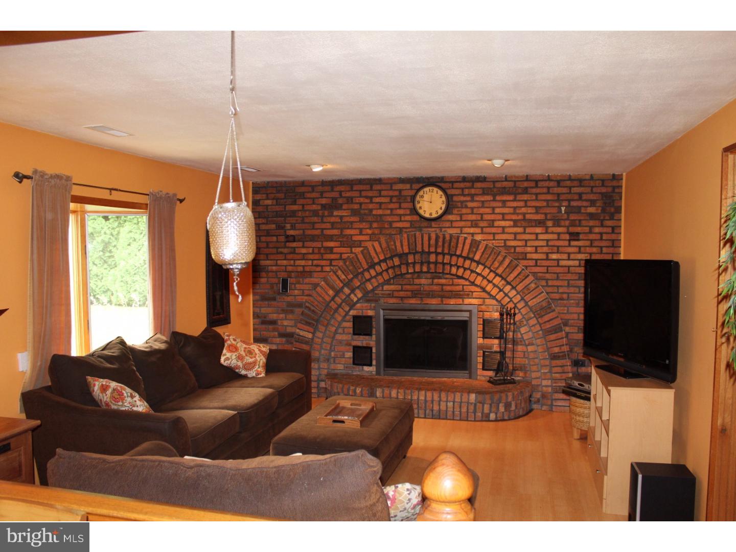 1260 Orchid Road Warminster, PA 18974 - Photo 10 of 24 Gallery Image 10