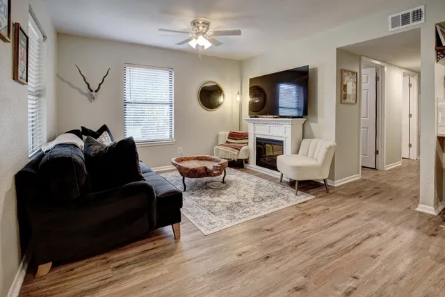 $284,500 | 504 Hickory Street, Smithville, TX 78957