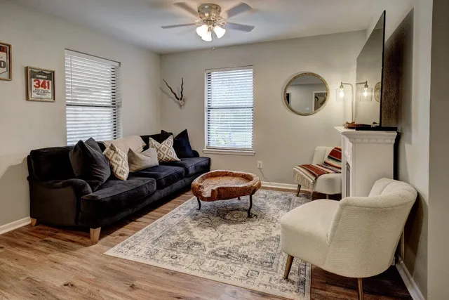 $284,500 | 504 Hickory Street, Smithville, TX 78957