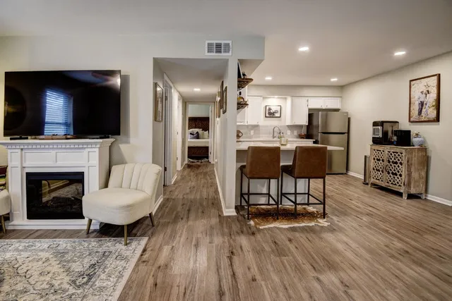 $284,500 | 504 Hickory Street, Smithville, TX 78957