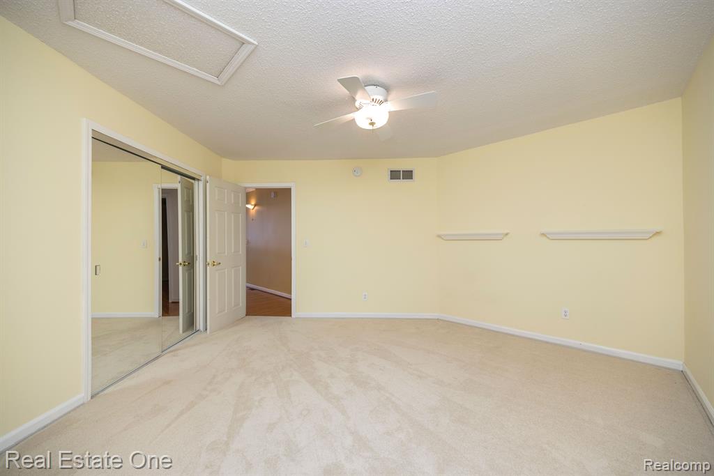 48712 Point Lakeview Street Chesterfield, MI 48047 - Photo 48 of 71