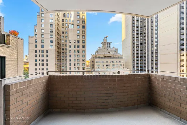 $1,750,000 | 58 West 58th Street, Unit 19A | Midtown Central