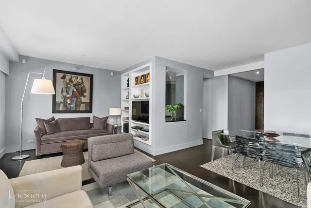$1,750,000 | 58 West 58th Street, Unit 19A | Midtown Central