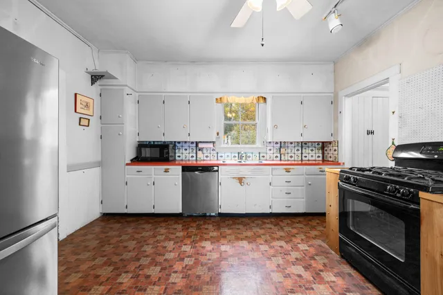 $415,000 | 17 Main Street, Franklin, ME 04634