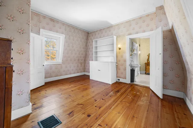 $415,000 | 17 Main Street, Franklin, ME 04634