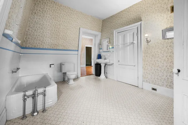 $415,000 | 17 Main Street, Franklin, ME 04634