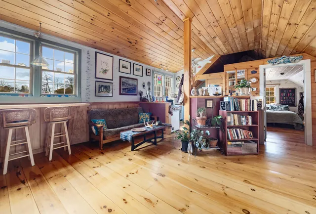 $415,000 | 17 Main Street, Franklin, ME 04634